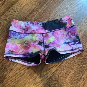 FLEO workout shorts